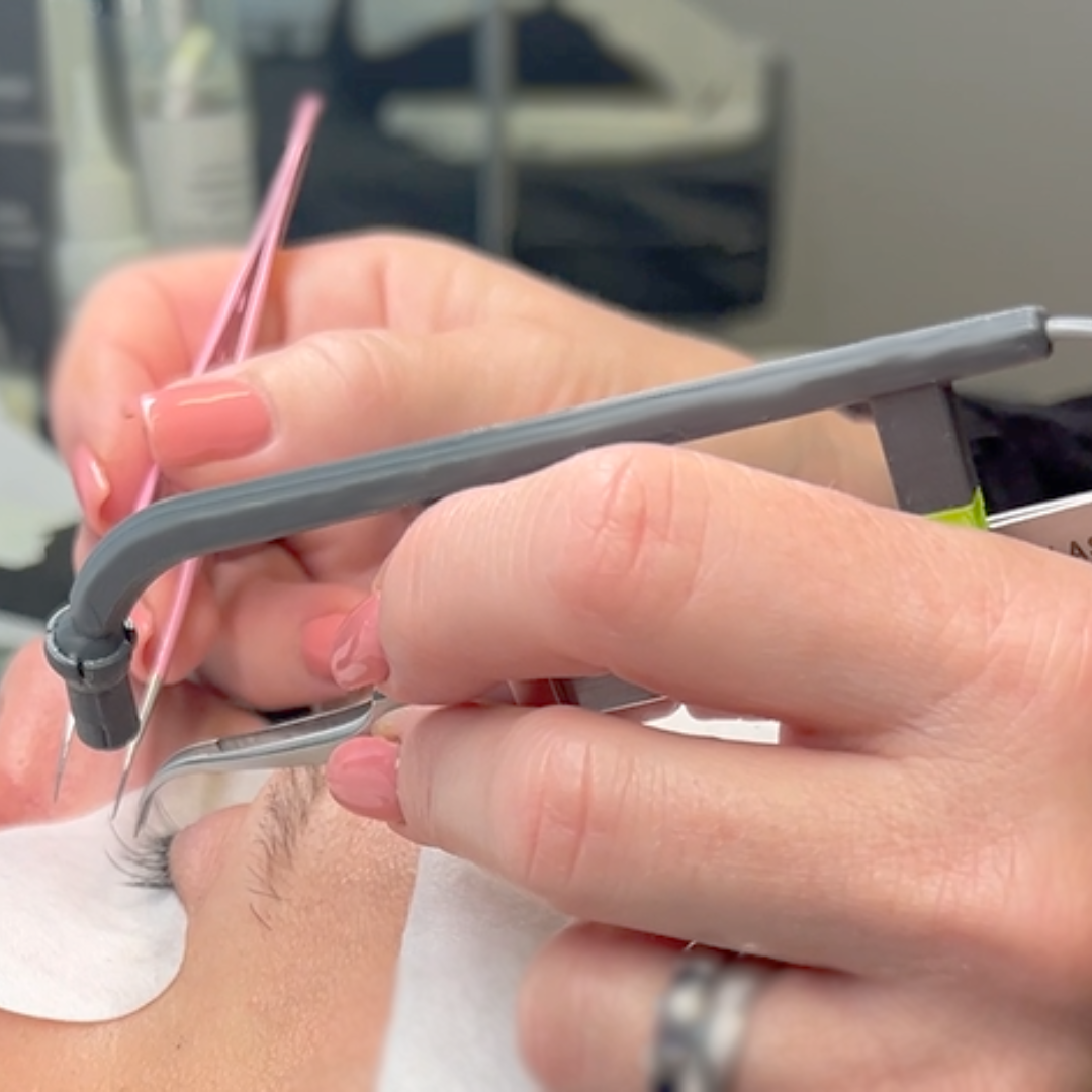 UV-Lichtsystem für die Wimpernverlängerung von LUXUSLASHES®